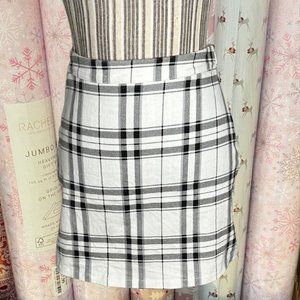 Size XS white and black plaid skirt